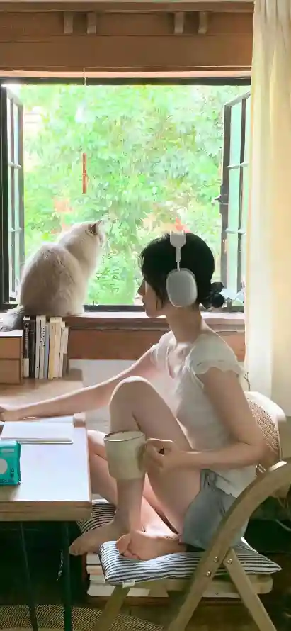 无码中文字幕av带剧情_亚洲熟女综合一区二区三区_亚洲日韩中文字幕无码一区